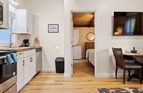 Hendersonville House | 1BR Cottage w/Fire Pit | Near Trails | Free Tix