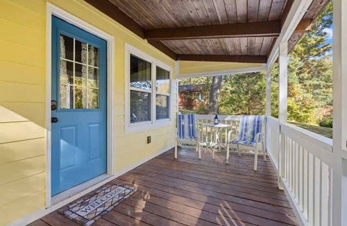 Hendersonville House | 1BR Cottage w/Fire Pit | Near Trails | Free Tix