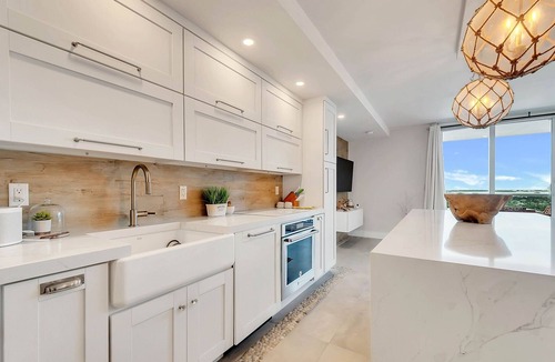 South Beach Condo | 1BR+Den Private Residence at Roney Palace - 1533