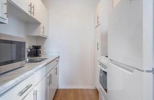 Quartier des Spectacles Apartment | 1BR Downtown MTL - Walk to Old Port