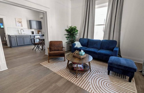 San Angelo House | 1BR Duplex Walk to River and Downtown