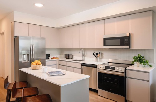 Midtown Apartment | 1BR Executive Suite w/Balcony | Rooftop Pool
