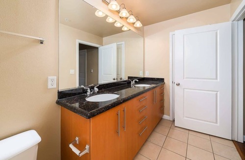 Cityplace Apartment | 1BR Executive Suite With Pool, Gym & Fast Wi-Fi By ENVITAE