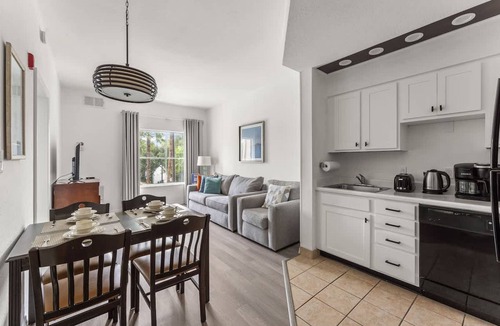 Florida Central Atlantic Coast Apartment | 1BR Free Shuttle to Disney Parks