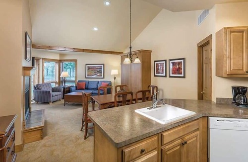 Hanover Condo | 1br Golfing in Beautiful Galena