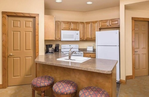Hanover Condo | 1br Golfing in Beautiful Galena
