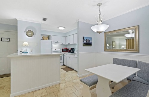 Demere Park Condo | 1BR Ground Floor Condo with Screened-in Porch! Steps away from Pool!