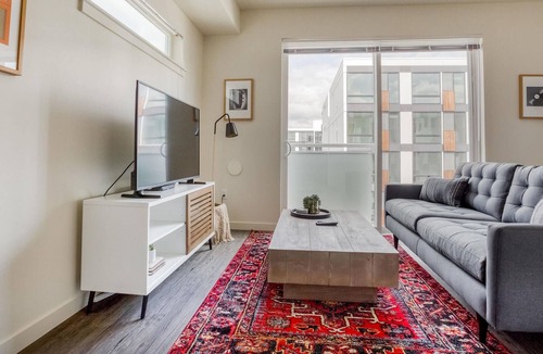 Downtown Apartment | 1BR in Redmond with On-Site Amenities