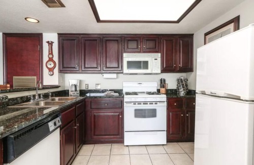 Seven Coves Condo | ☘1BR❤️InSuite Jacuzzi☀️Waterfront⛱Sunrise Balcony⭐