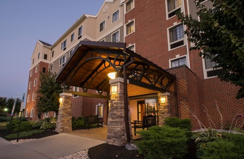 Harrisburg Apartment | 1BR King Suite w/Full Kitchen | Pool & Breakfast