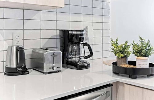 Uptown Apartment | 1BR | Lake & Downtown Access, City View