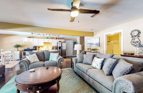 Graysville House | 1BR luxurious single-level retreat w/Pool