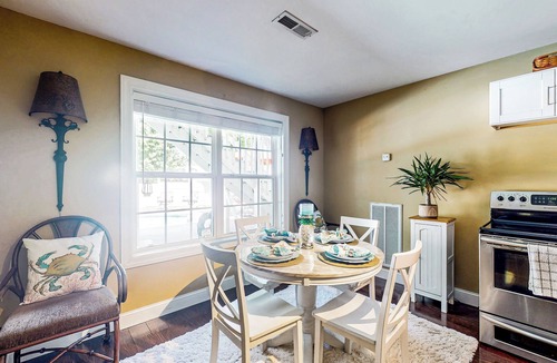 Graysville House | 1BR luxurious single-level retreat w/Pool