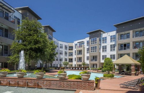Las Colinas Apartment | 1BR Modern Home, WORKERfriendly, Pool&Gym, KINGbed