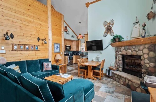 Leadville Cabin | 1BR Mountain Cabin plus Loft: View, Loft, Fireplace