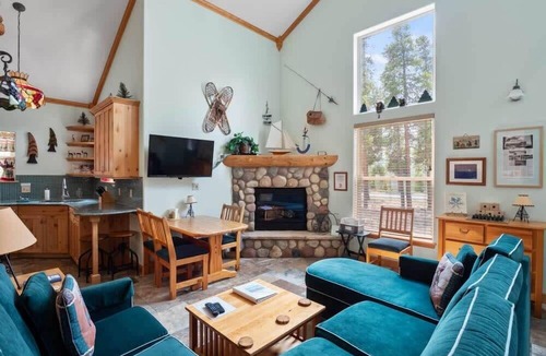 Leadville Cabin | 1BR Mountain Cabin plus Loft: View, Loft, Fireplace