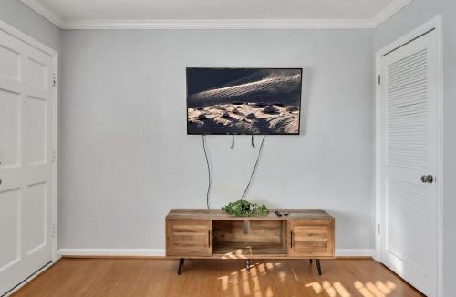 Durham Apartment | 1BR Near Duke Hospital Downtown and DPAC