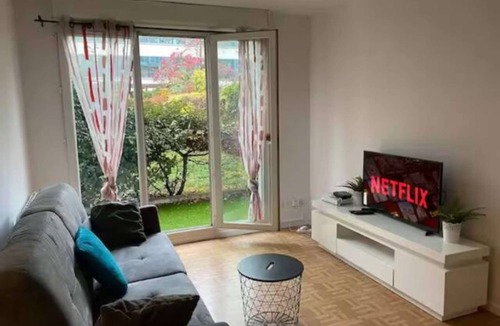 Saint-Denis Apartment | 1BR Paris 10th - Gare du Nord - Stade de France