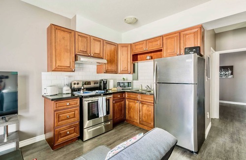 Rosedale Apartment | 1BR Prime Apartment - King Bed!
