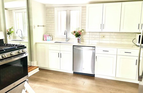 Newton Upper Falls Apartment | 1br Private Apartment Efficiency Unit Renovated Bathroom Kitchen