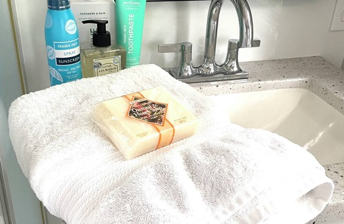 Newton Upper Falls Apartment | 1br Private Apartment Efficiency Unit Renovated Bathroom Kitchen