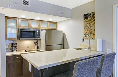 Vaughan Apartment | 1BR Queen Suite w/Sofa Bed + Full Kitchen
