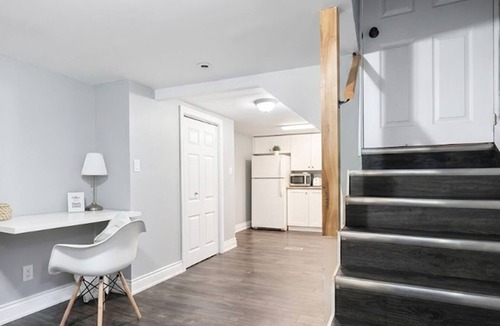 East Windsor Apartment | 1BR Retreat | Free Parking | Minutes to Downtown