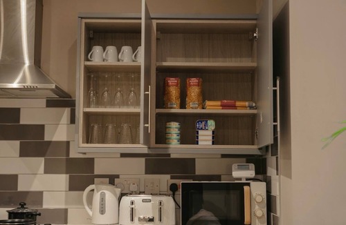 Wolverhampton Apartment | 1BR Retreat l Great Value