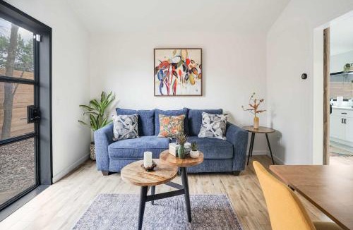 Montopolis House | 1BR Retreat - Private Patio and Huge Soaking Tub