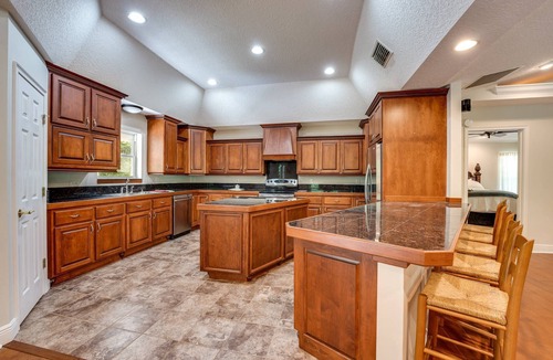 Middleburg House | 1BR Rustic Treehouse on 30 Acres w/Black Creek Access, Firepit
