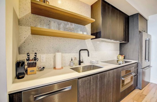 Rainey Street Historic District Condo | 1BR Skyview Condo on Rainey St - Rooftop Pool