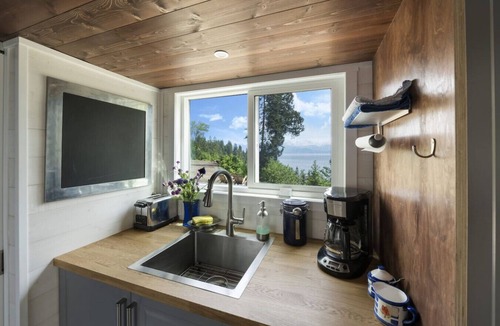 Sagle House | 1BR Tiny Home Hideaway w/ Lake & Mountain Views