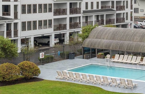 Yachting Village Condo | 1br Unit-Experience Newport Harbor Sailing