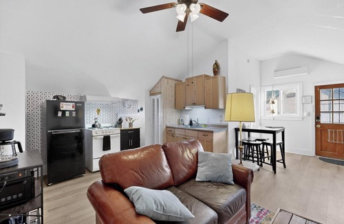 Downtown Albuquerque Apartment | 1BR Upstairs in Historic Stamm House Near Downtown