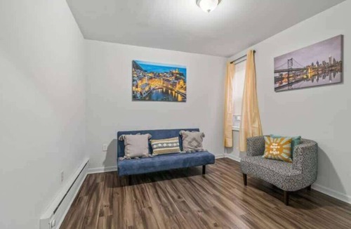 West Philadelphia Apartment | 1BR Urban Apartment