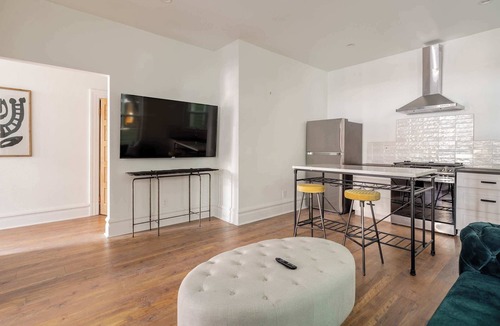 Uptown Apartment | 1BR - Walk to Coffee, Brews & NW 23rd Shops