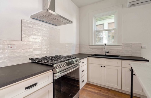 Uptown Apartment | 1BR - Walk to Coffee, Brews & NW 23rd Shops