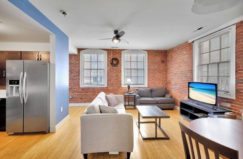 Downtown Baltimore Apartment | 1BR Walk to Stadium and Harbor Secure Parking