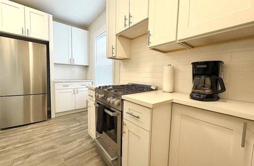 Lakeview Apartment | 1BR Well-Equipped Apartment