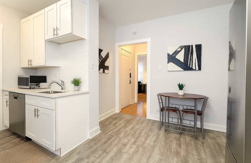 Lakeview Apartment | 1BR Well-Equipped Apartment