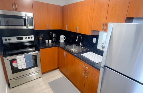 Eastern Shores Apartment | 1BR with Kitchen Close To Sunny Isles Beach