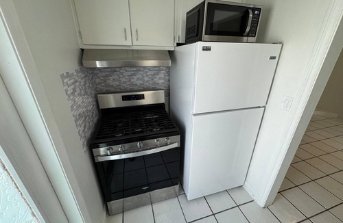Lake Ridge Apartment | 1BRGuest Favorite Near the Beach