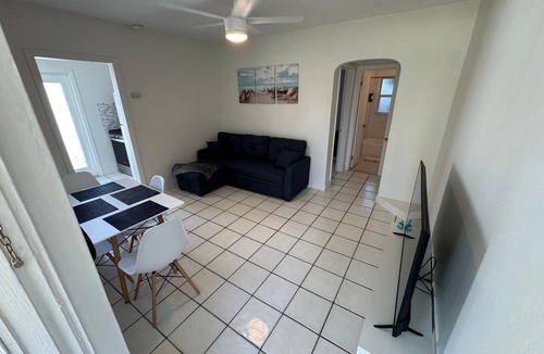 Lake Ridge Apartment | 1BRGuest Favorite Near the Beach