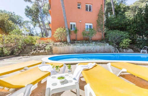 Llafranc Apartment | 1CAR 01 - Basic apartment with communal pool near the beach of Llafranc