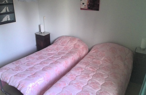 Lussac-les-Chateaux House | 1er Etage Complet D'une Vaste Demeure ,terrain 2Ha Arboré