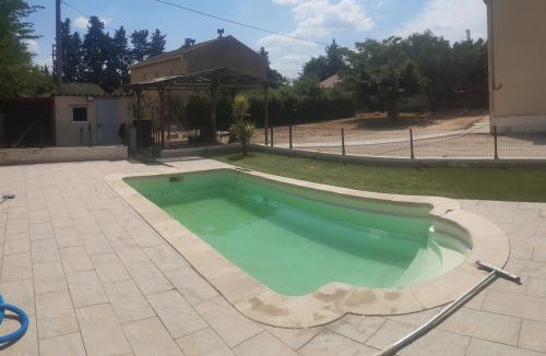 Sorgues Apartment | 1er etage d'une maison