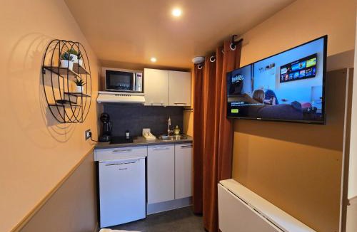 Issy-les-Moulineaux Apartment | 1G- Studio tout equipé proche de la scène musicale