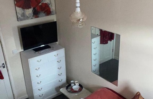 Coventry Apartment | 1km To City