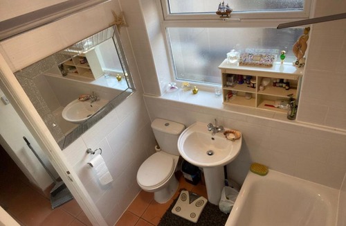 Coventry Apartment | 1km To City