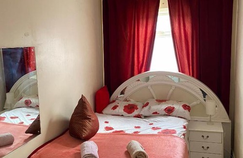 Coventry Apartment | 1km To City